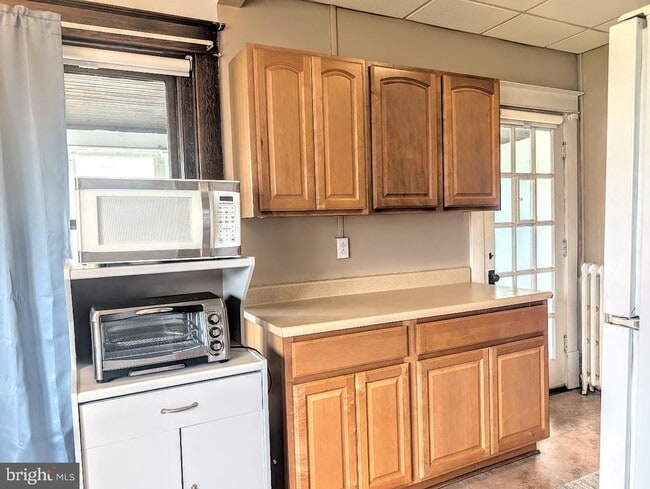 property at 233 E Pitt St