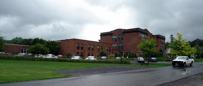 Union Free School Apartments in Camillus, NY - Building Photo - Building Photo