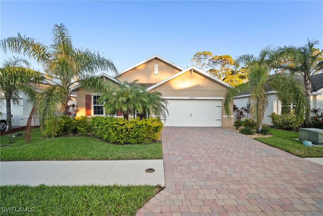 26943 Wildwood Pines Ln in Bonita Springs, FL - Foto de edificio