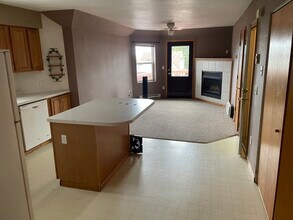 418 N 15th Ave E, Unit 2 in Duluth, MN - Building Photo - Building Photo