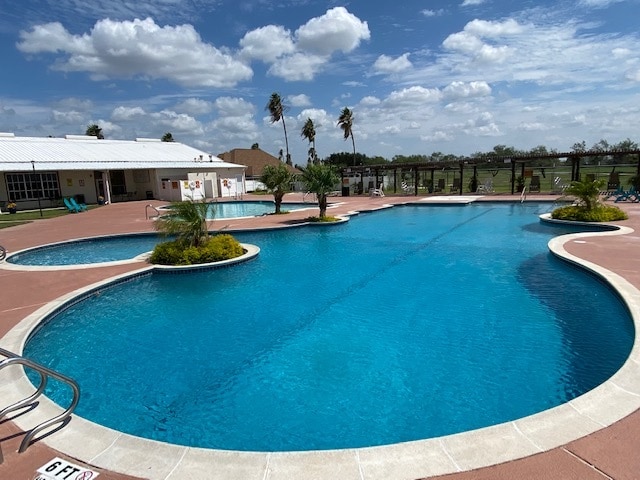 2801 Charleston Ln in Pharr, TX - Foto de edificio - Building Photo