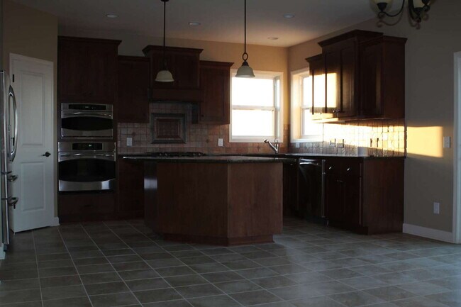 3465 Ridgestone Cir in Woodbury, MN - Building Photo - Building Photo