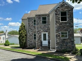 1416 Oakland St in Bethlehem, PA - Building Photo