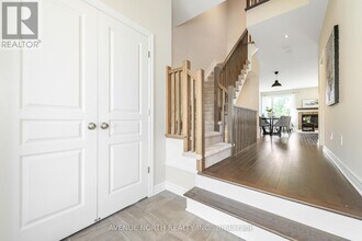 172 Larimar Cir in Ottawa, ON - Building Photo - Building Photo