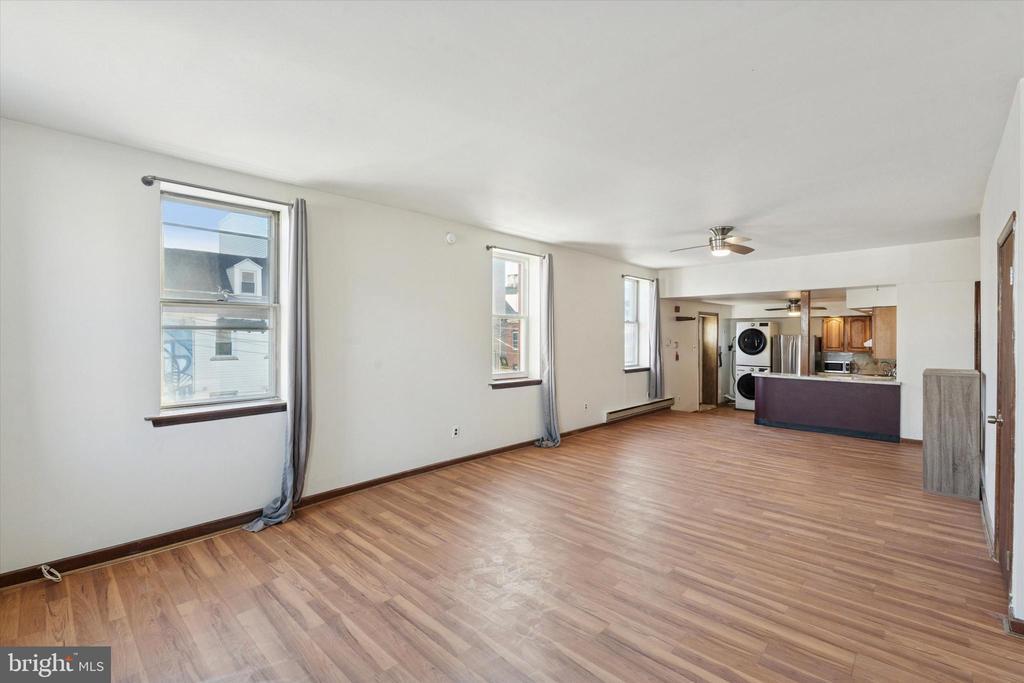 632 E Girard Ave in Philadelphia, PA - Building Photo