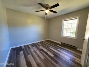 305 Rhode Island Ave in Elizabeth City, NC - Foto de edificio - Building Photo