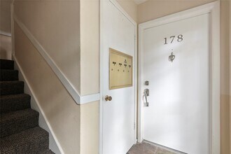 4040 San Felipe St in Houston, TX - Building Photo - Building Photo