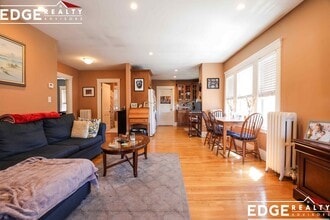 148 Faneuil St, Unit 2 in Boston, MA - Foto de edificio - Building Photo