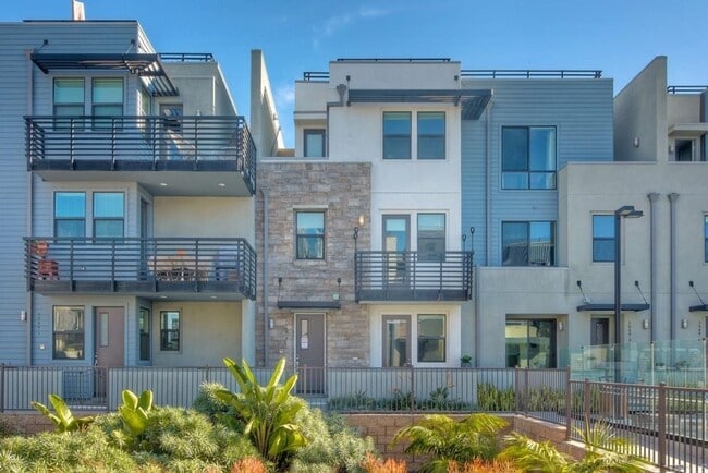 property at 1569 Vista del Mar Way