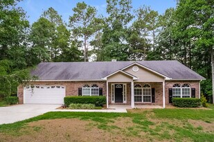 3135 Sweetbriar Dr in Villa Rica, GA - Building Photo