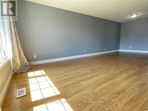 624 College Ave W in Guelph, ON - Building Photo - Building Photo
