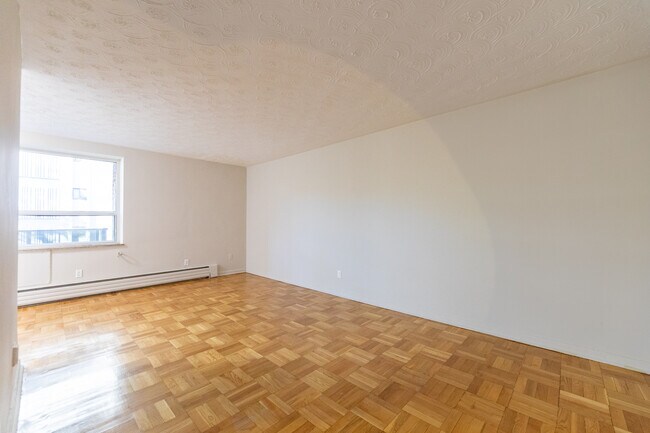 839 Roselawn Ave in Toronto, ON - Building Photo - Building Photo