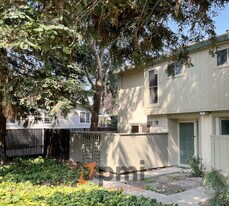 1716 Parkside Dr in Walnut Creek, CA - Building Photo