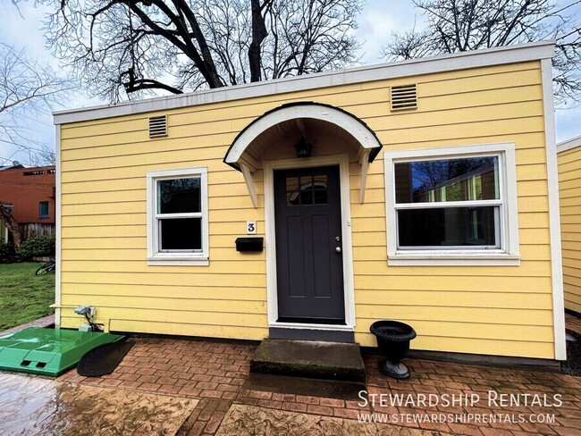property at 2024 Emerald St