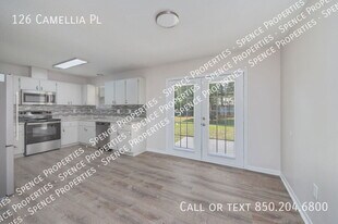 126 Camellia Pl in Crestview, FL - Building Photo