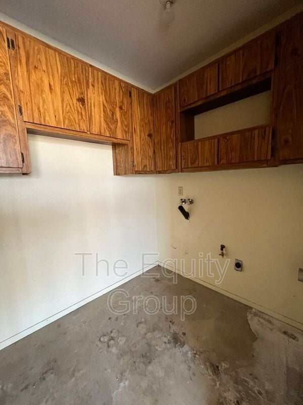 149 N Castle Rock St in Woodlake, CA - Building Photo - Building Photo