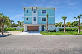 630 Companion Way in Longboat Key, FL - Building Photo - Building Photo