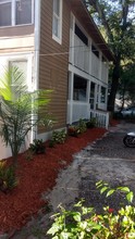 945 Crescent Lake Dr N in St. Petersburg, FL - Building Photo - Building Photo