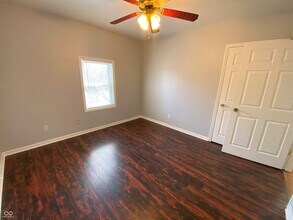 3854 S Sherman Dr in Indianapolis, IN - Building Photo - Building Photo