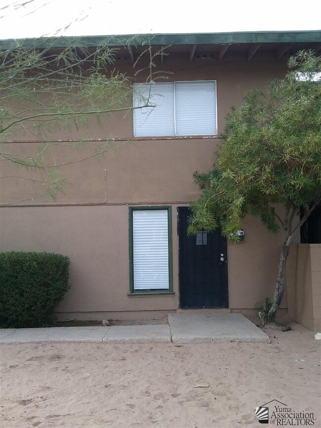 property at 2880 S 1st Ave