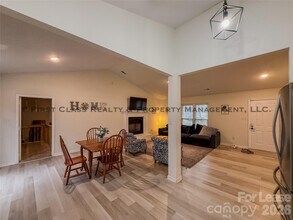 5819 Woodrock Ct in Charlotte, NC - Building Photo - Building Photo