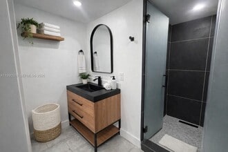 7735 Byron Ave in Miami Beach, FL - Building Photo - Building Photo