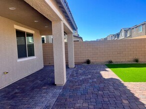 10106 W Meranto Ave in Las Vegas, NV - Building Photo - Building Photo