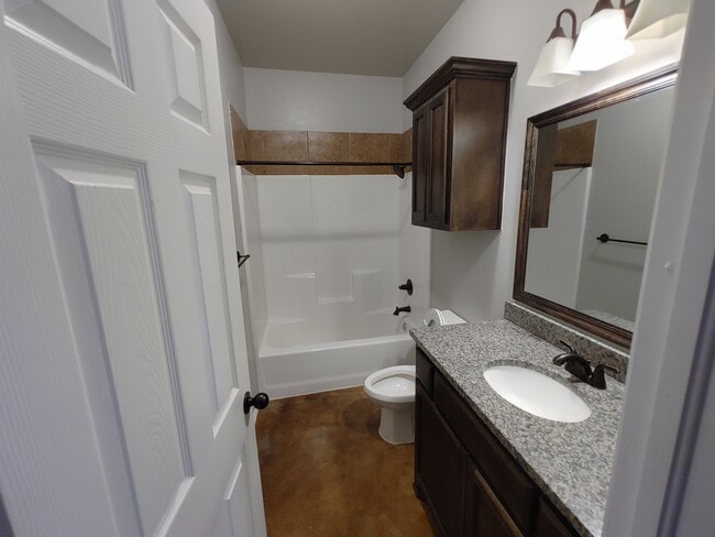 1852 Cypress Ln in El Reno, OK - Building Photo - Building Photo