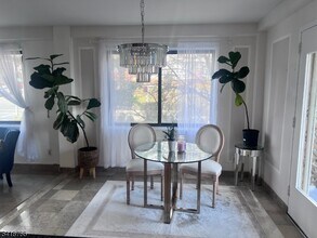 1375 River Rd in Edgewater, NJ - Building Photo - Building Photo