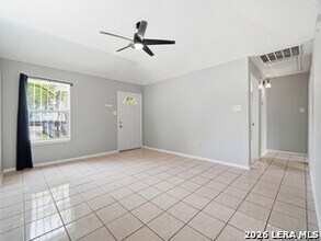 1301 S Palmetto St in San Antonio, TX - Building Photo - Building Photo