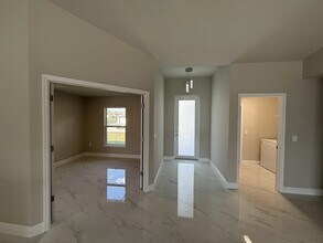 3207 36th St SW in Lehigh Acres, FL - Building Photo - Building Photo