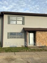 205 Fairway Gardens Dr in Hurricane, WV - Building Photo