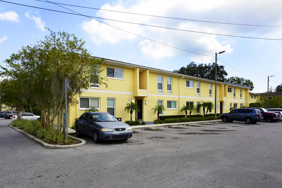 Oakview Apartments in Tampa, FL - Building Photo