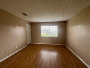 20411 Steeple Ct in Tehachapi, CA - Building Photo - Building Photo