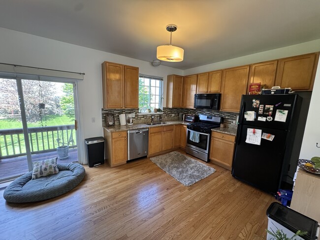 1876 Fredericksburg Ln in Aurora, IL - Building Photo - Building Photo