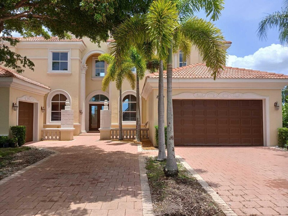2819 Pillsbury Way in Wellington, FL - Building Photo