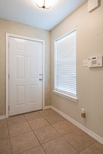 1423 Western Oaks Ct-Unit -1 in Bryan, TX - Building Photo - Building Photo