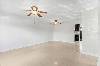 7417 Wynnewood Square in Winter Park, FL - Building Photo - Building Photo