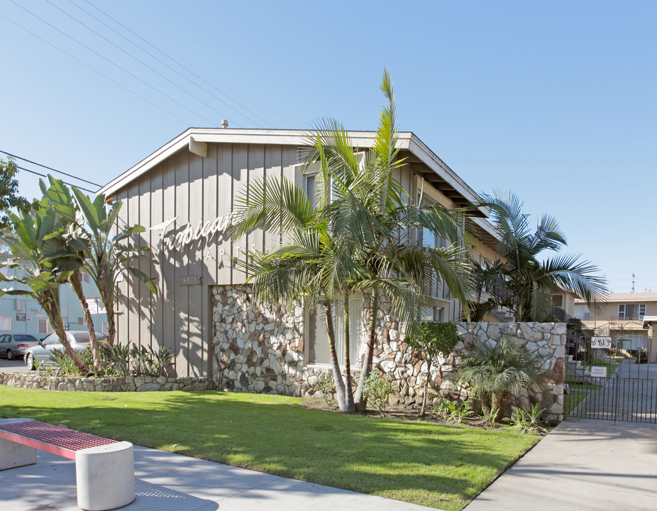Tropicana Apartments in Long Beach, CA - Building Photo