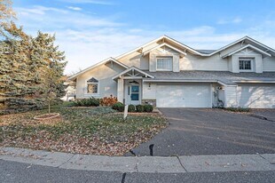 2909 Devonshire Cir in Woodbury, MN - Building Photo