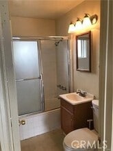 81 N Greenwood Ave in Pasadena, CA - Building Photo - Building Photo