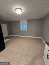 2963 Redwine Rd in East Point, GA - Building Photo - Building Photo