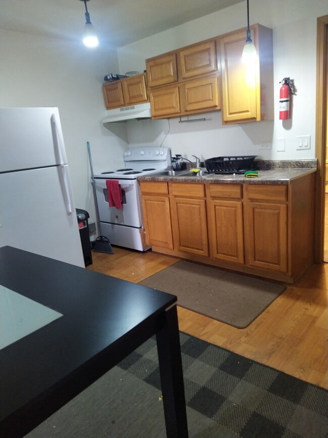 928 Main St, Unit 1 front in Antioch, IL - Building Photo - Building Photo