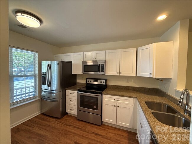 639 Mountainwater Dr in Charlotte, NC - Building Photo - Building Photo