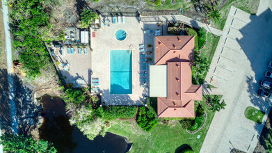 7008 Pelican Bay Blvd in Naples, FL - Building Photo - Building Photo