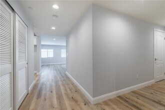 2340 Montrose Ave in Montrose, CA - Building Photo - Building Photo