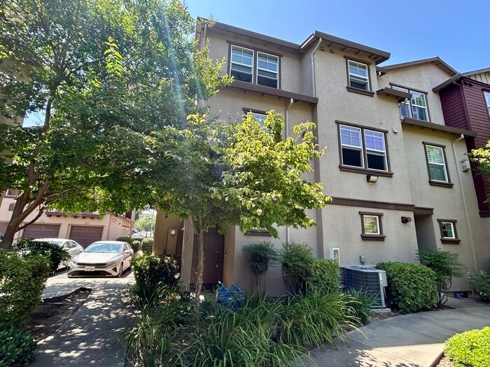 12400 Fair Oaks Blvd in Fair Oaks, CA - Foto de edificio
