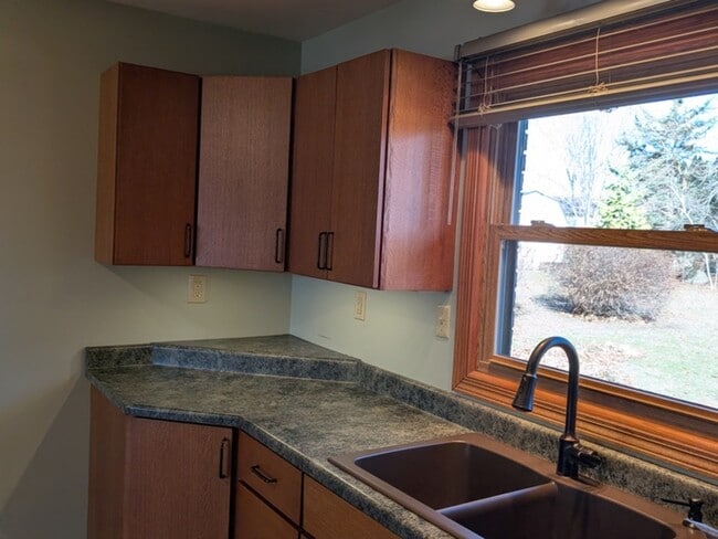 112 Wright Dr in North Utica, IL - Building Photo - Building Photo