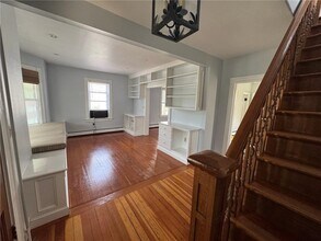 67 Hall Ave in Newport, RI - Building Photo - Building Photo