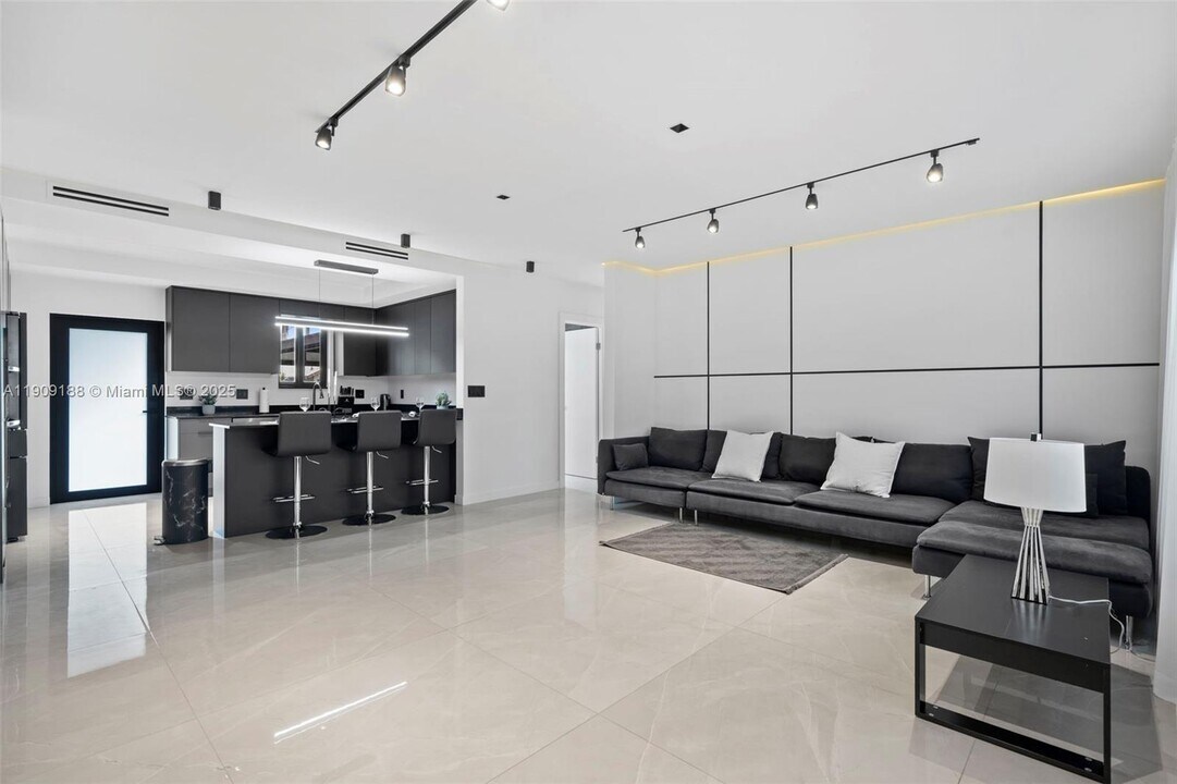 1101 N 14th Ave in Hollywood, FL - Building Photo